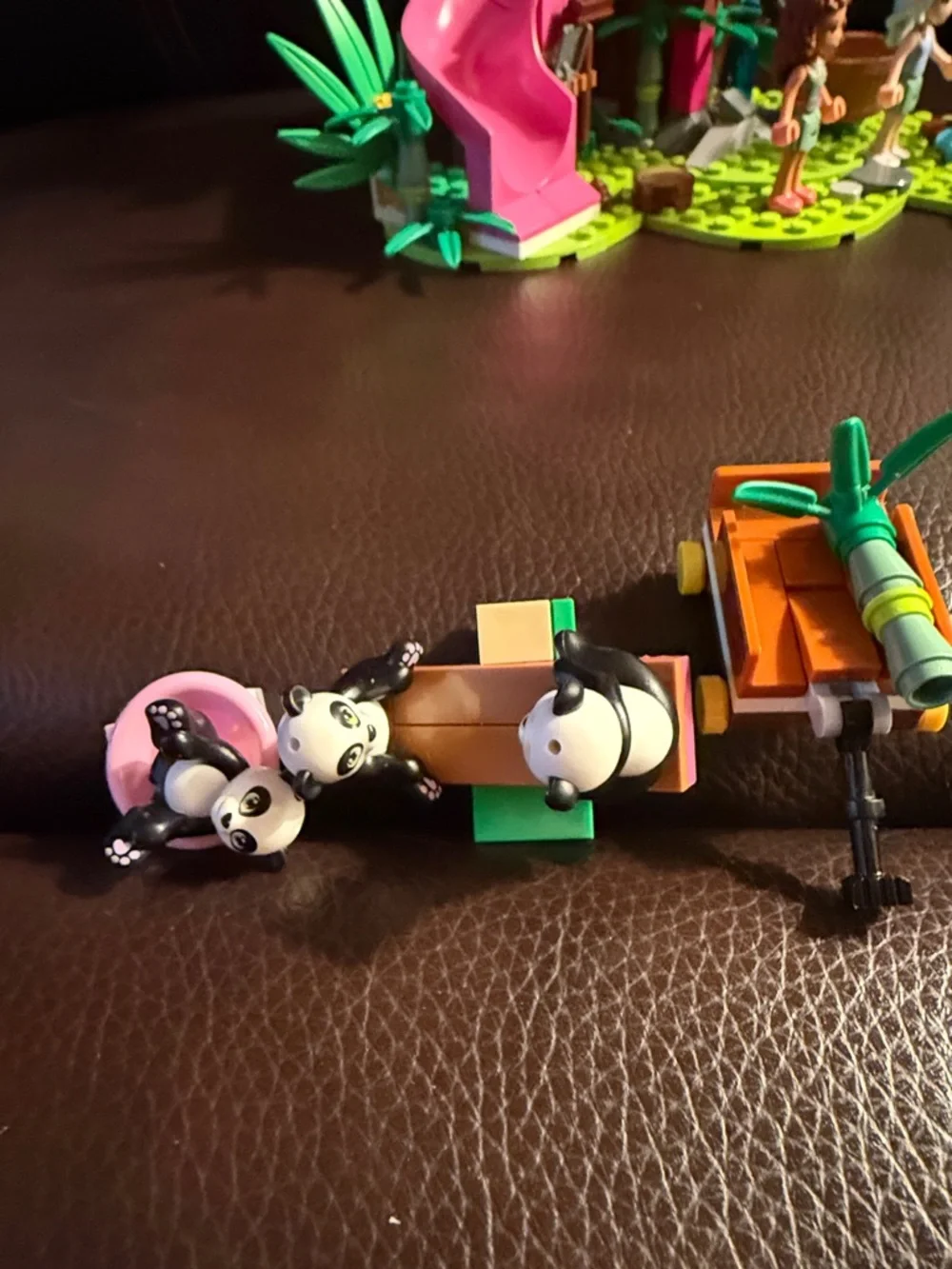 Lego friends 41422 Panda Jungle Tree House.
